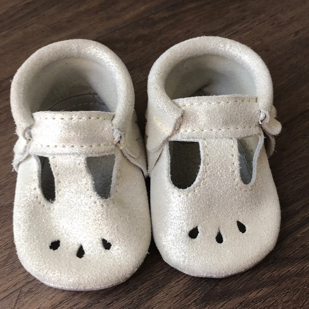 Freshly picked mary janes sz 2